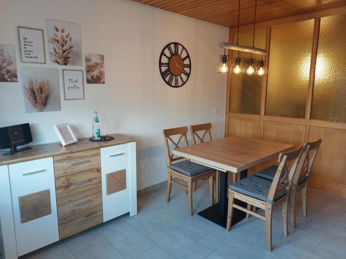 Moderne Ferienwohnung - Neu Renoviert - Ruhige Lage Waldachtal Exterior foto