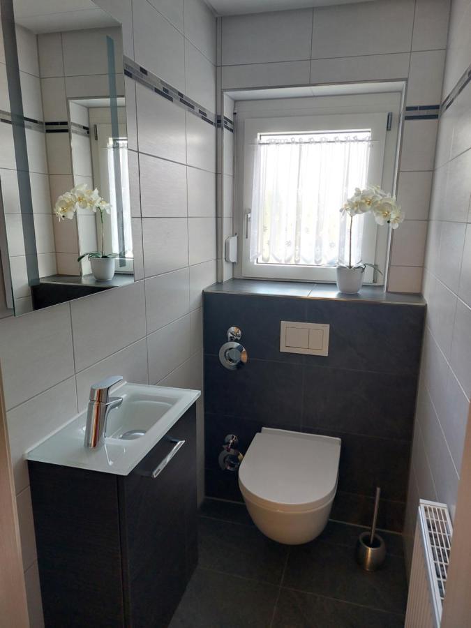Moderne Ferienwohnung - Neu Renoviert - Ruhige Lage Waldachtal Exterior foto