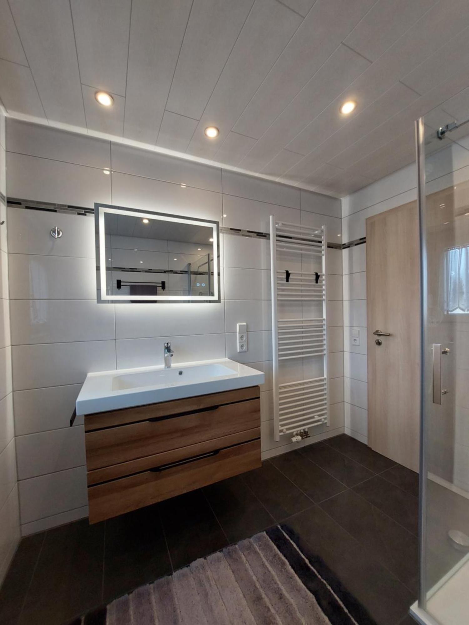 Moderne Ferienwohnung - Neu Renoviert - Ruhige Lage Waldachtal Exterior foto